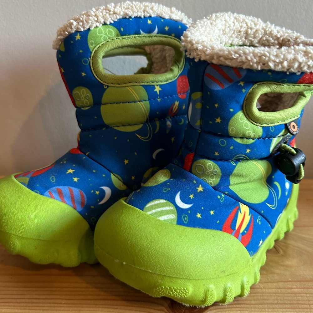 BOGS Boots - Toddle Winter Boots | Size 6 Space Pattern